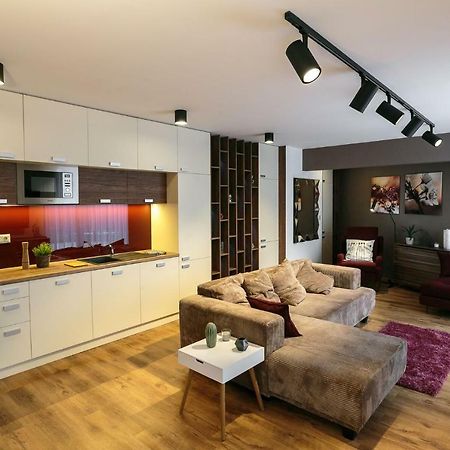 Doczy Private Apartment Debrecen Exteriör bild