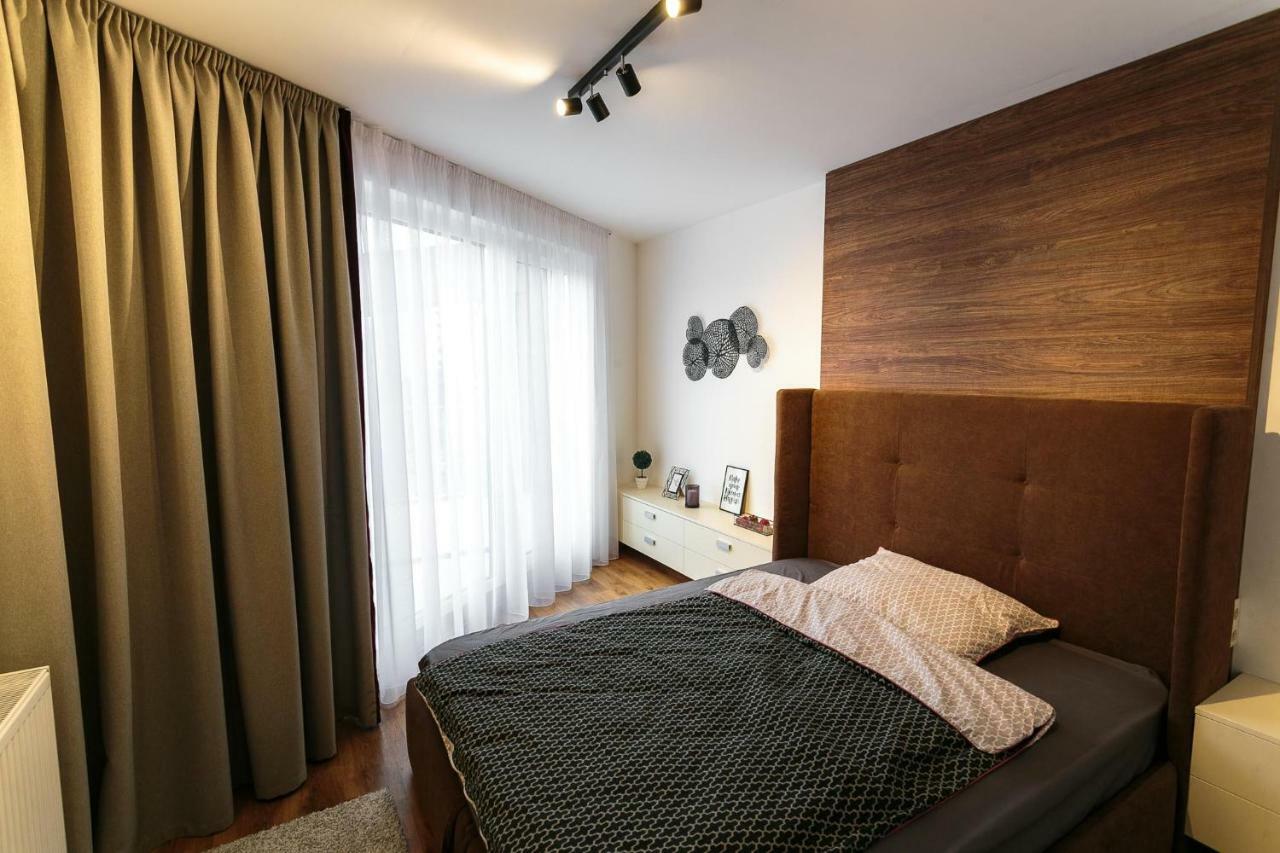Doczy Private Apartment Debrecen Exteriör bild