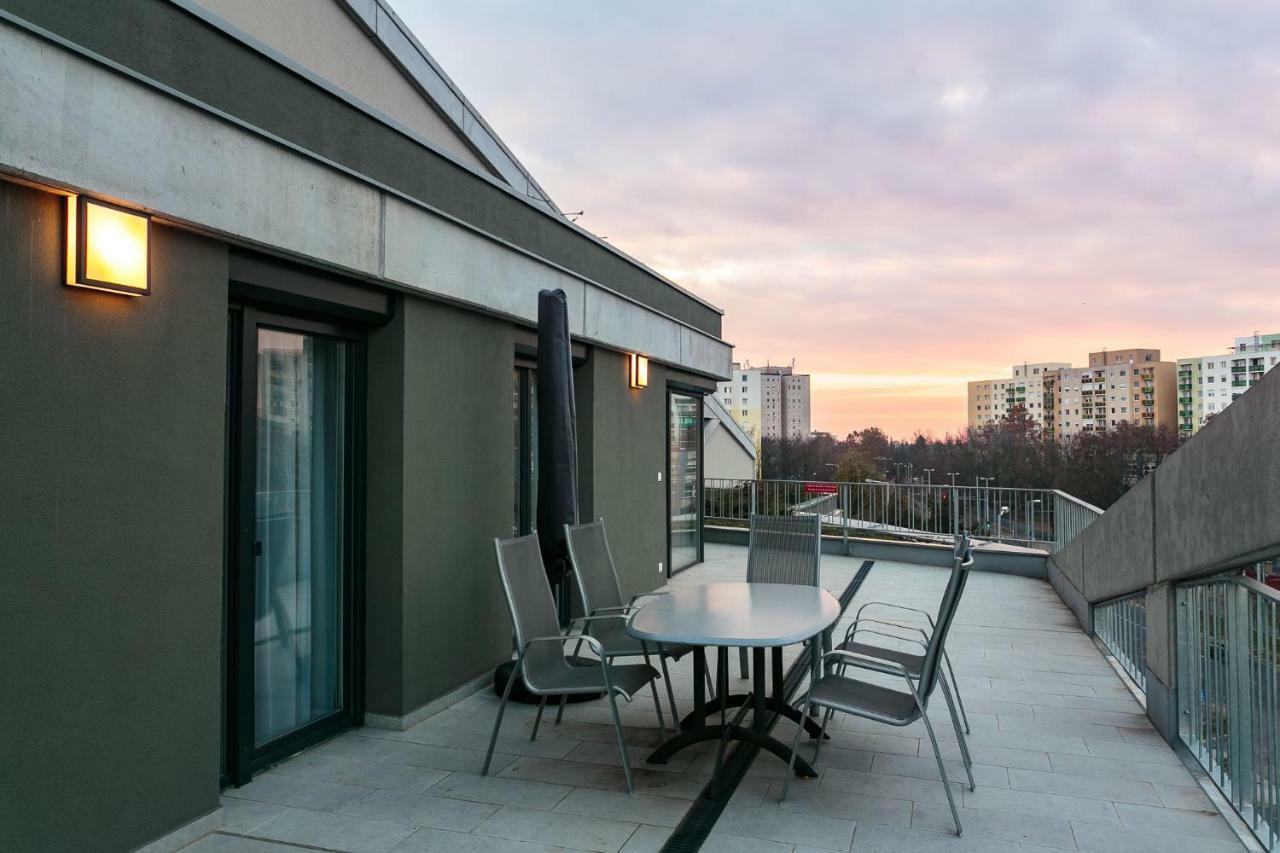 Doczy Private Apartment Debrecen Exteriör bild
