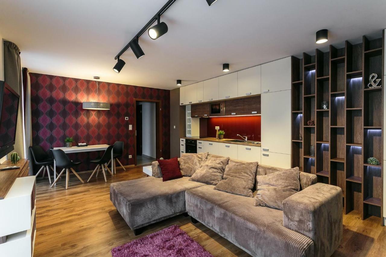 Doczy Private Apartment Debrecen Exteriör bild