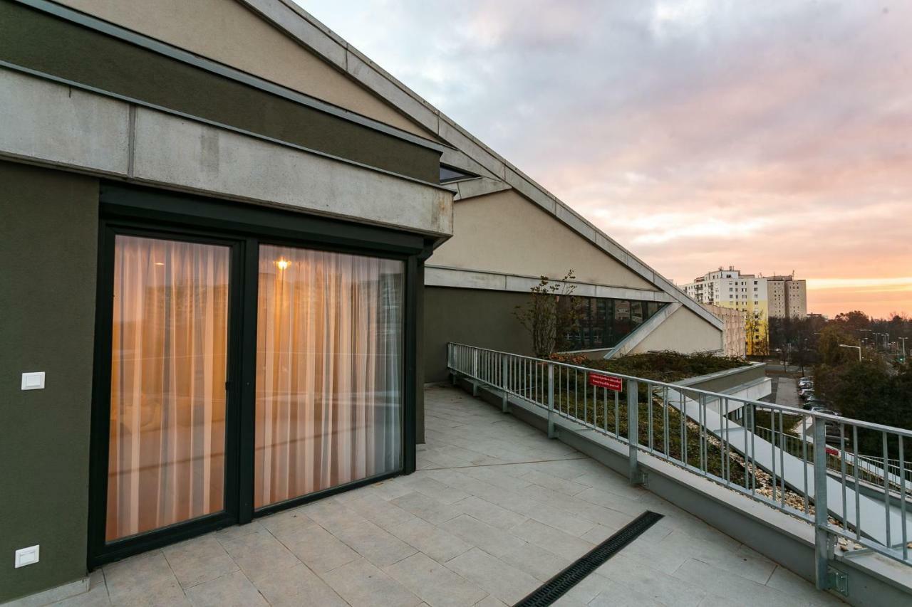 Doczy Private Apartment Debrecen Exteriör bild